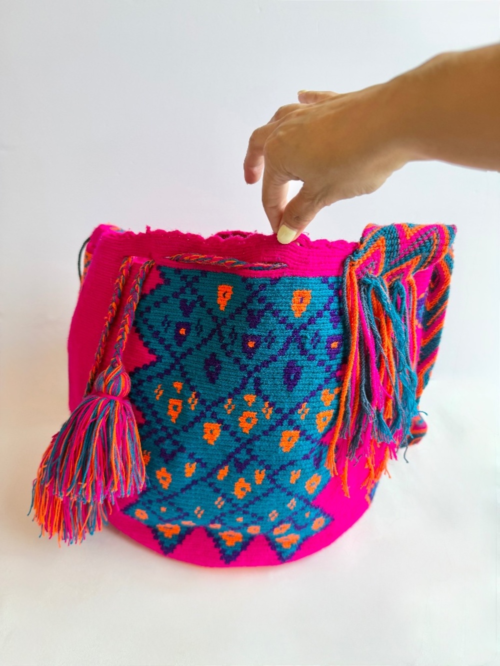 Handmade Wayuu Mochila Bag – Vibrant Colors
